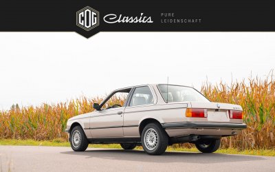 BMW 320 E30  1