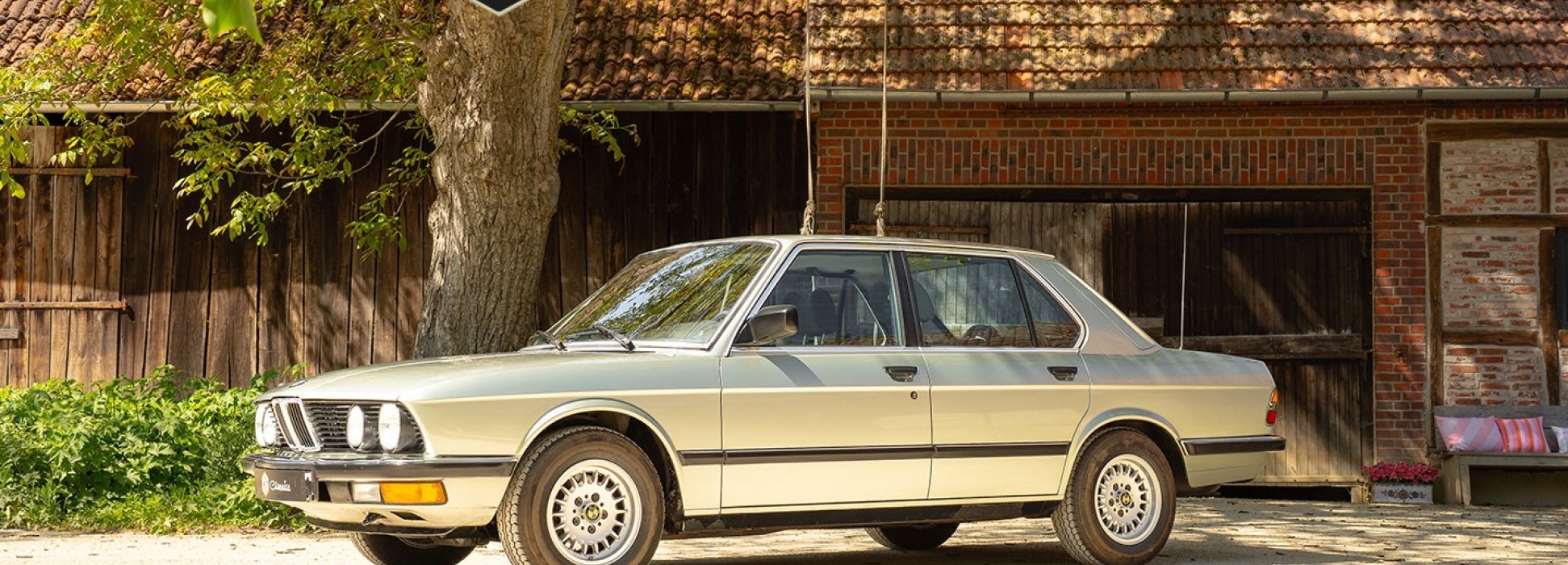 BMW 528 E28  2