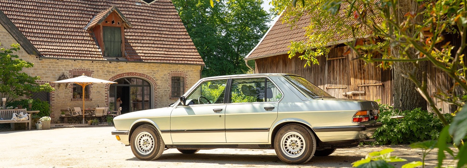 BMW 528 E28  3