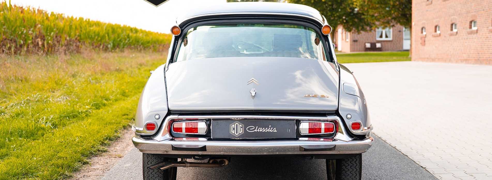 Citroën DS 21 Pallas 13