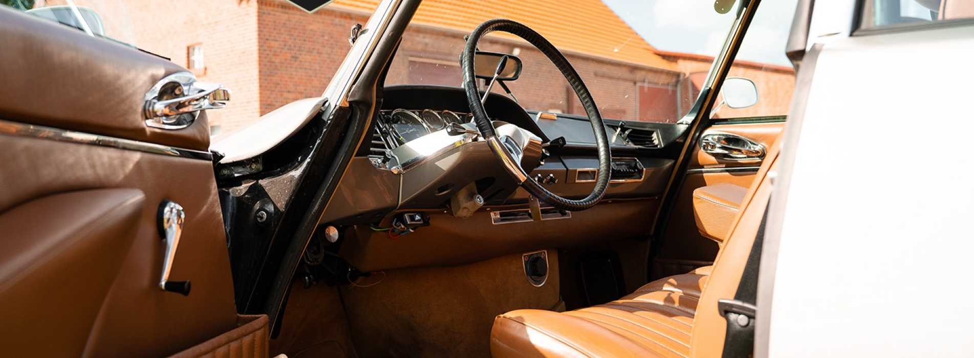 Citroën DS 21 Pallas 16