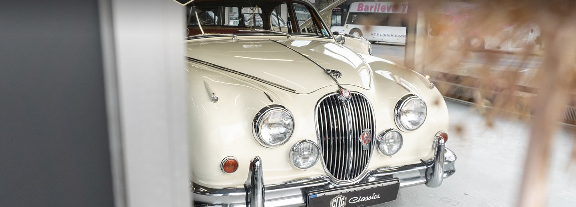 Jaguar MK II 3.4 19