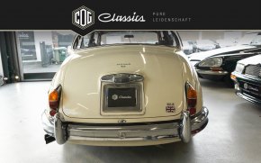 Jaguar MK II 3.4 14