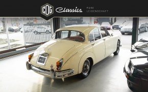 Jaguar MK II 3.4 17