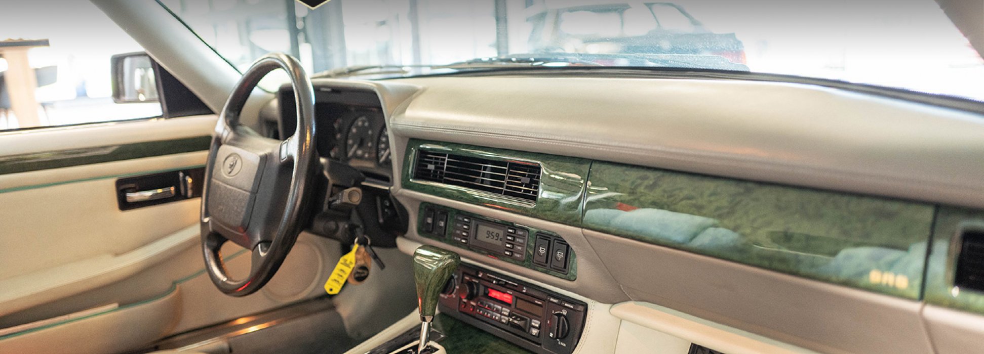 Jaguar XJS V12 Insignia Ausstattung 11