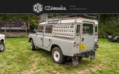 Land Rover Defender 3