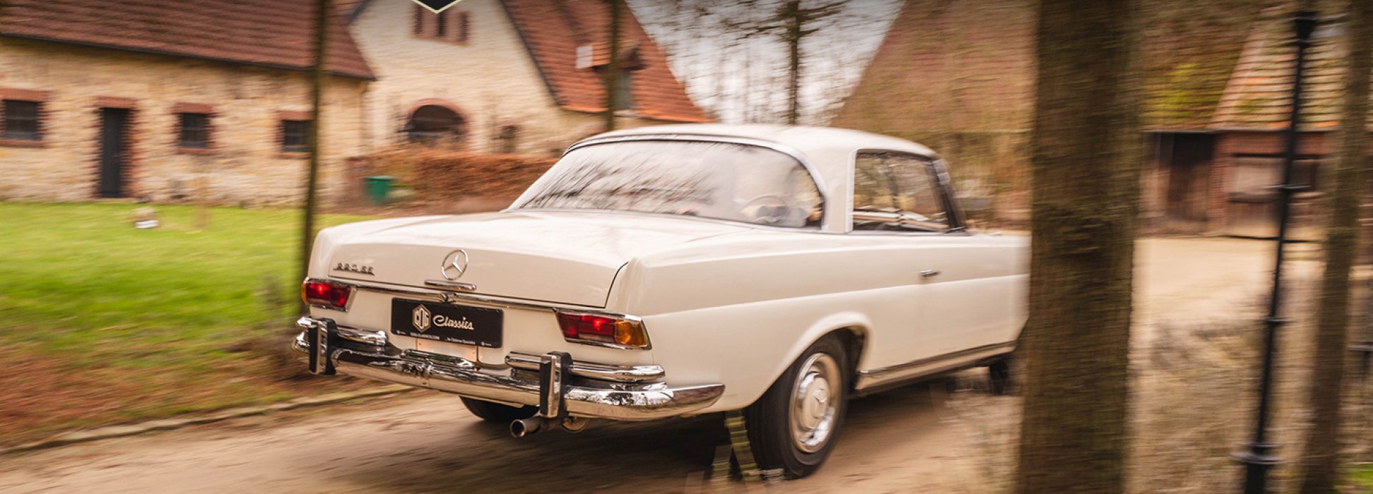 Mercedes-Benz 220 SE W111 2