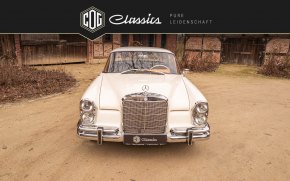 Mercedes-Benz 220 SE W111 32