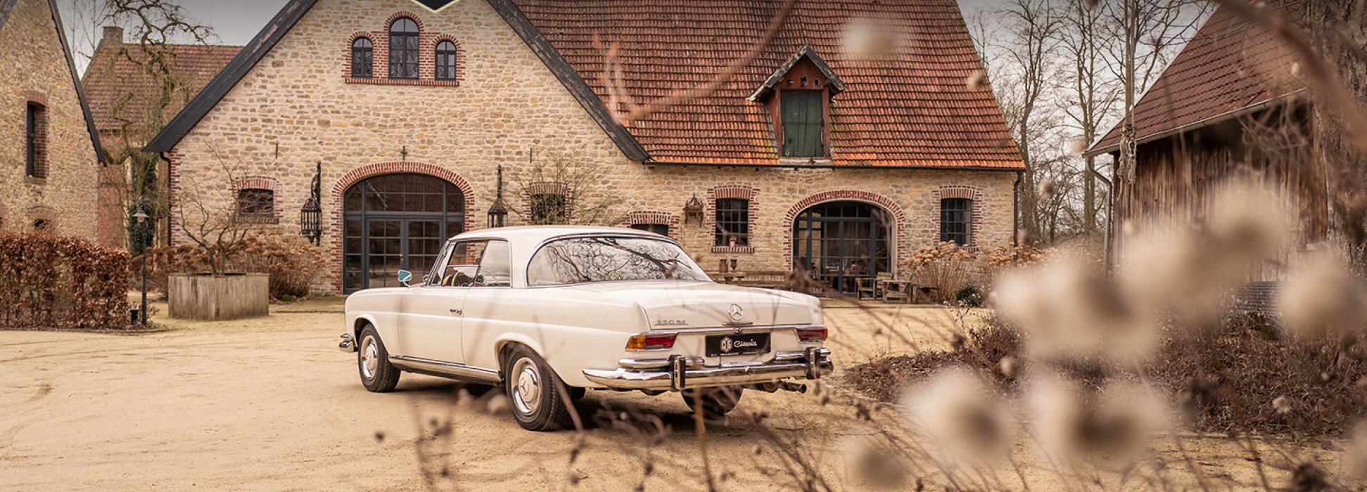 Mercedes-Benz 220 SE W111 5