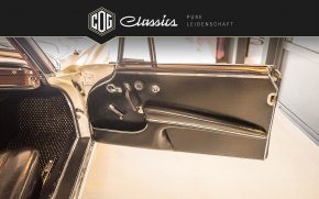 Mercedes-Benz 220 SE W111 64
