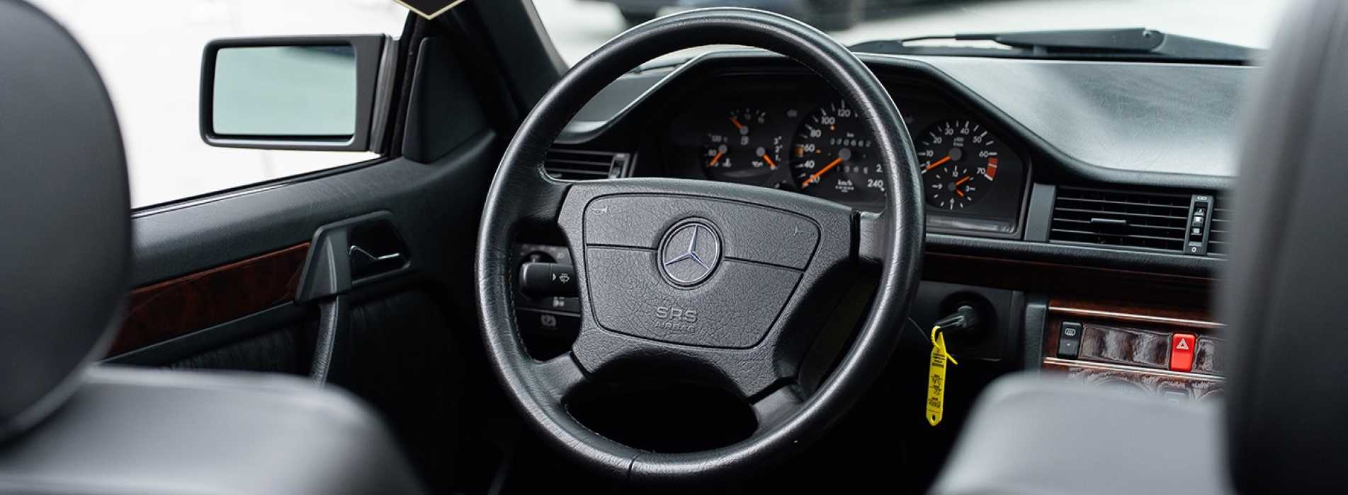 Mercedes-Benz E 220 W124 Cabrio  11