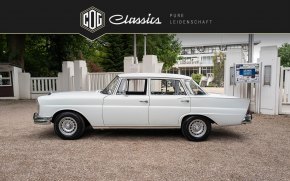 Mercedes-Benz 230 S Limousine W111 9