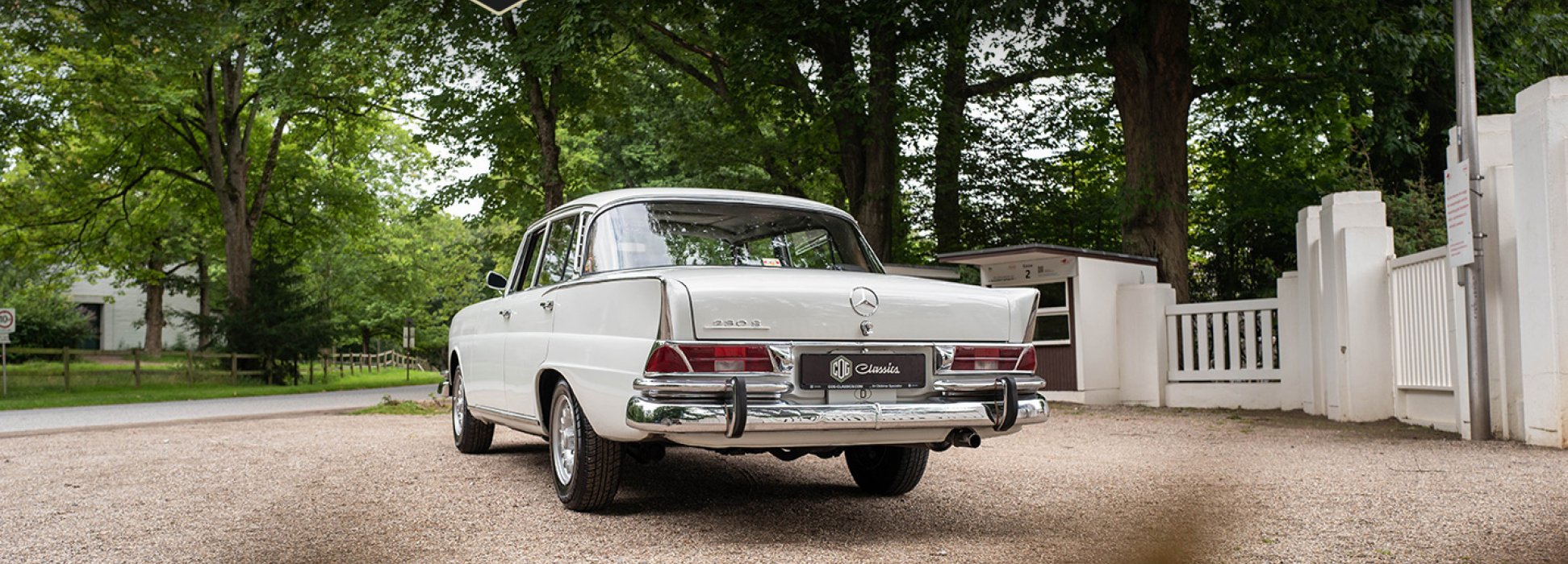 Mercedes-Benz 230 S Limousine W111 5