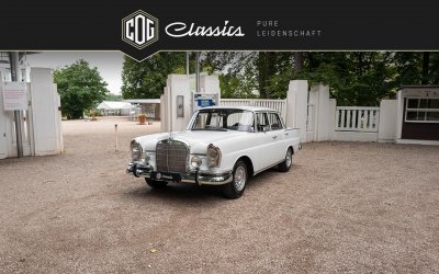 Mercedes-Benz 230 S Limousine W111 0