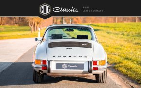 Porsche 911 Targa 2.4  10