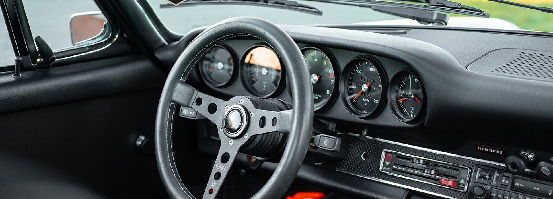 Porsche 911 Targa 2.4  8