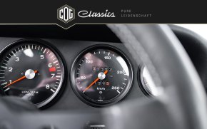 Porsche 911 Targa 2.4  42