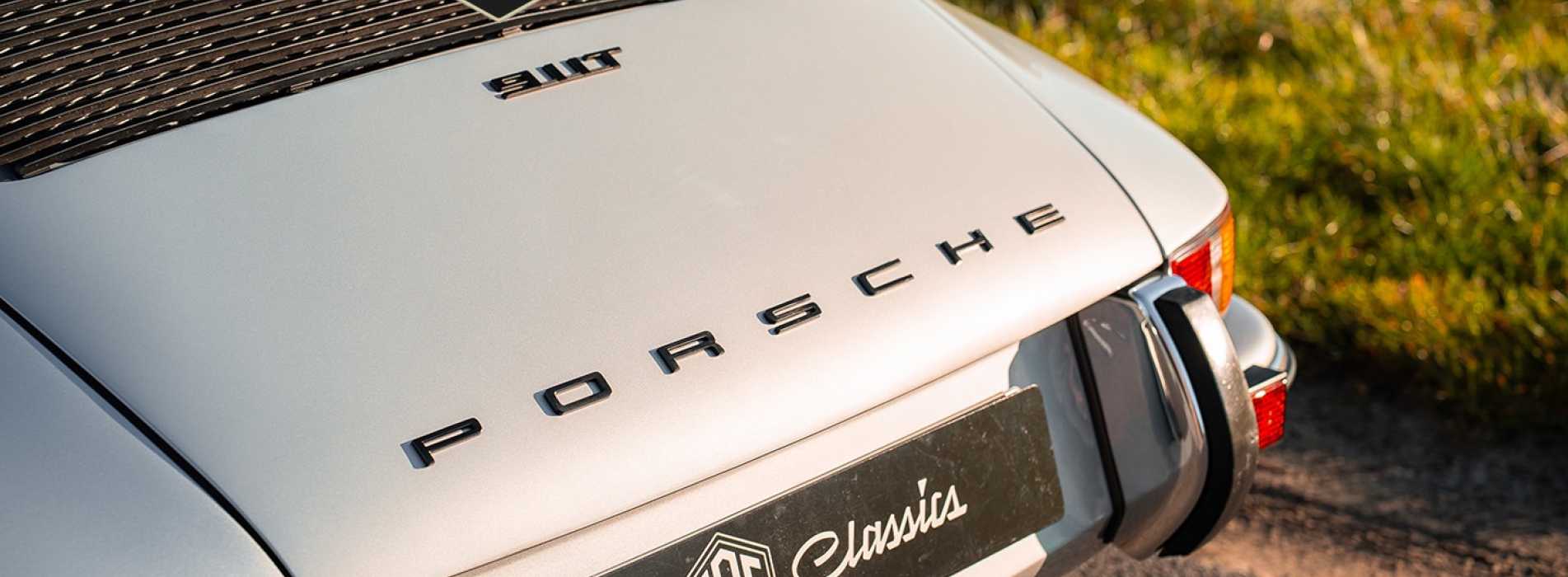 Porsche 911 Targa 2.4  6