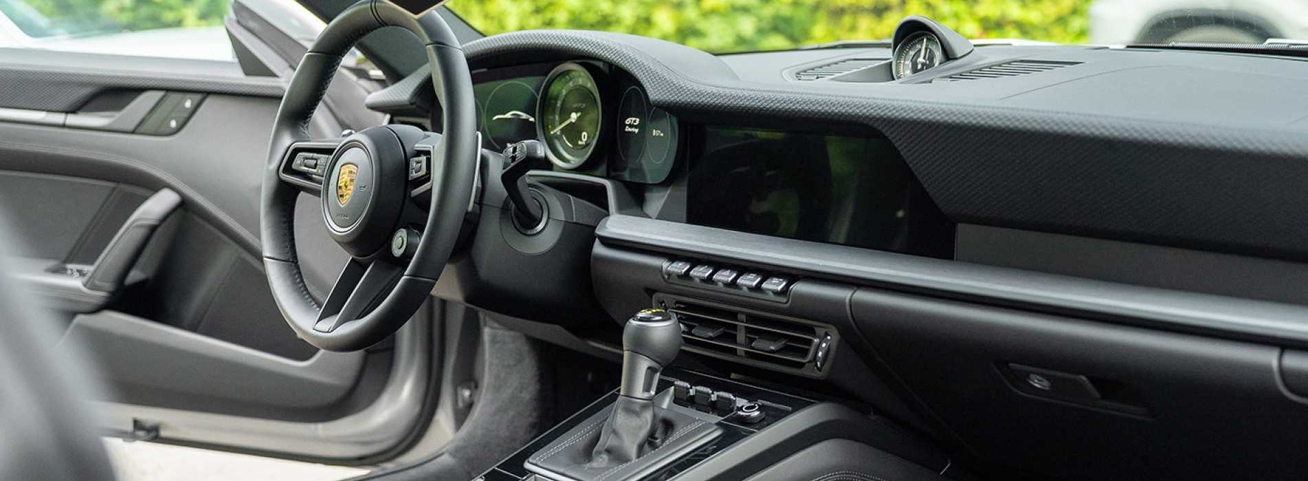 Porsche 911 GT3 Touring  13