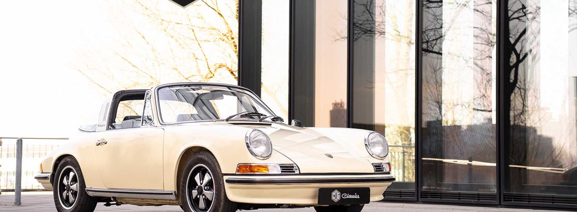 Porsche 911  Targa 2.4 K Jetronic 16