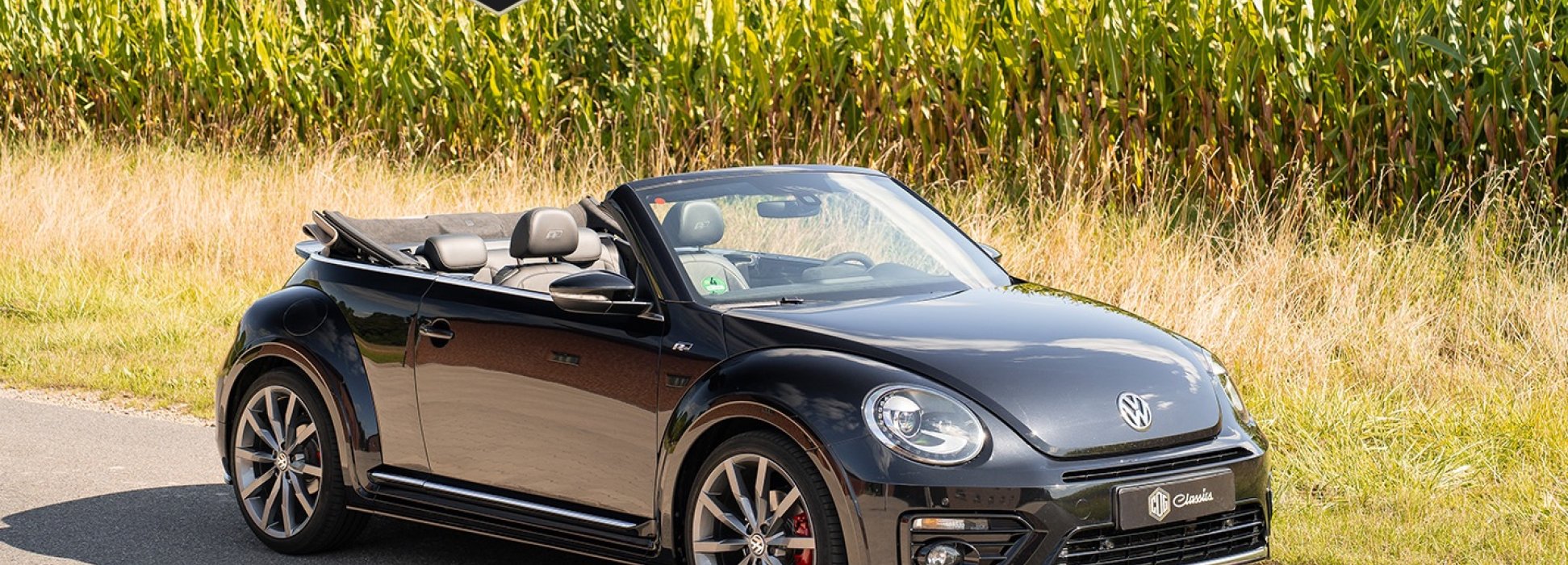 Volkswagen Beetle Cabrio R-Line 2